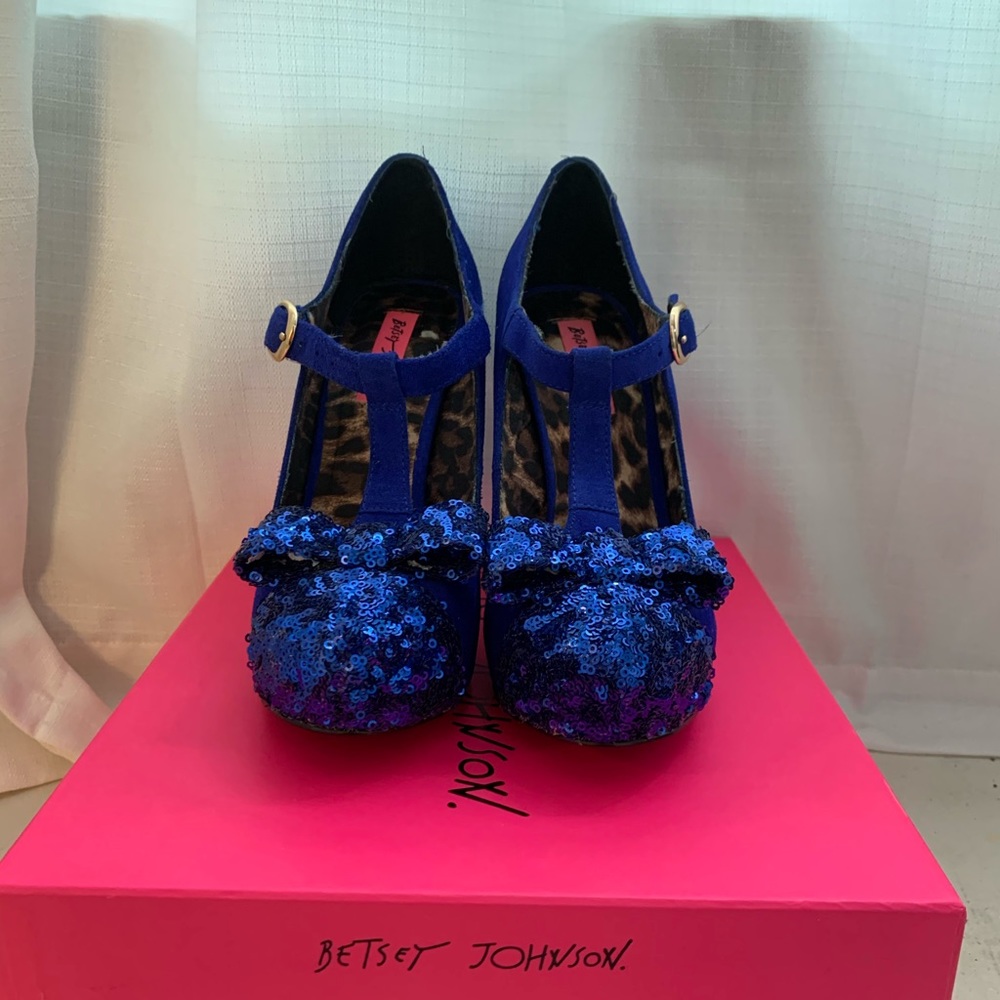 Betsy Johnson blue suede heels!